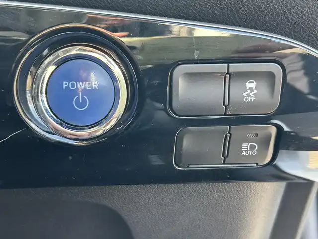 トヨタ プリウス S ツーリングセレクション 広島県 2020(令2)年 5.1万km スーパーホワイトⅡ ワンオーナー/純正ナビ　　NSZT-W68T/　「Bluetooth/フルセグ/CD/DVD」/全方位カメラ　/前席シートヒーター　/レーダークルーズコントロール/クリアランスソナー/ドライブレコーダー/ＥＴＣ２．０　/オートハイビーム　/ＬＥＤヘッドライト（AUTO機能付き）/衝突軽減ブレーキシステム/車線逸脱防止システム　/プッシュスタート/スマートキー/純正１７インチアルミ/純正フロアマット/ナビ取扱説明書/保証書/取扱説明書