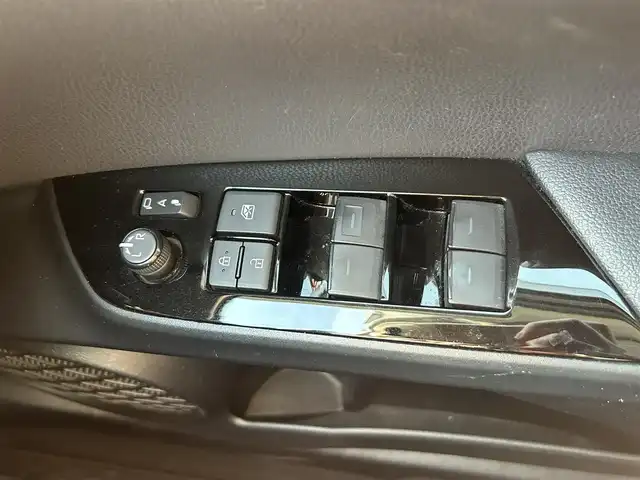 トヨタ プリウス S ツーリングセレクション 広島県 2020(令2)年 5.1万km スーパーホワイトⅡ ワンオーナー/純正ナビ　　NSZT-W68T/　「Bluetooth/フルセグ/CD/DVD」/全方位カメラ　/前席シートヒーター　/レーダークルーズコントロール/クリアランスソナー/ドライブレコーダー/ＥＴＣ２．０　/オートハイビーム　/ＬＥＤヘッドライト（AUTO機能付き）/衝突軽減ブレーキシステム/車線逸脱防止システム　/プッシュスタート/スマートキー/純正１７インチアルミ/純正フロアマット/ナビ取扱説明書/保証書/取扱説明書