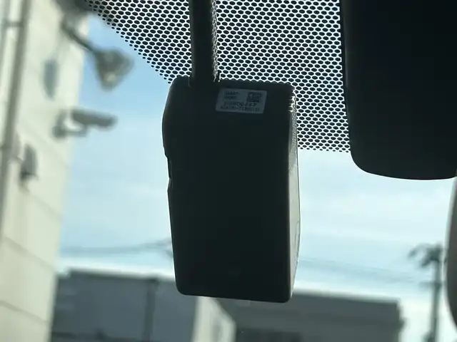 トヨタ プリウス S ツーリングセレクション 広島県 2020(令2)年 5.1万km スーパーホワイトⅡ ワンオーナー/純正ナビ　　NSZT-W68T/　「Bluetooth/フルセグ/CD/DVD」/全方位カメラ　/前席シートヒーター　/レーダークルーズコントロール/クリアランスソナー/ドライブレコーダー/ＥＴＣ２．０　/オートハイビーム　/ＬＥＤヘッドライト（AUTO機能付き）/衝突軽減ブレーキシステム/車線逸脱防止システム　/プッシュスタート/スマートキー/純正１７インチアルミ/純正フロアマット/ナビ取扱説明書/保証書/取扱説明書