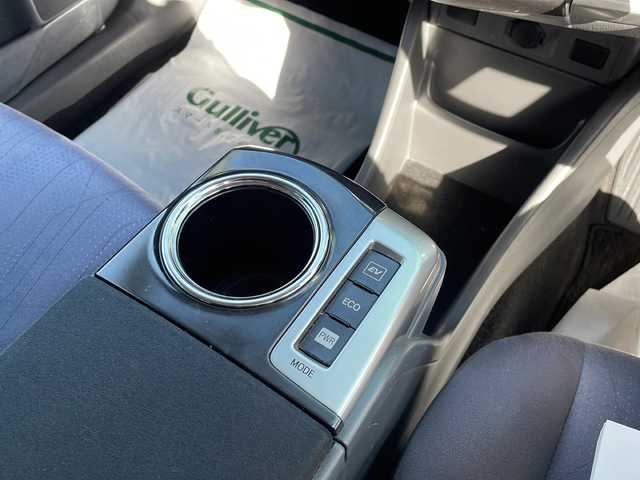 トヨタ プリウス α G 東京都 2012(平24)年 6.5万km グレーメタリック 純正ナビ/FM/AM/BT/USB/HDD/DVD/ブルーレイ/フリップダウンモニター/クルーズコントロール/バックカメラ/フォグランプ/ETC/ハロゲンライト/AUTOライト/ダブルエアバック/カーテンエアバック/サマータイヤ（純正ホイール・キャップ付き）積込