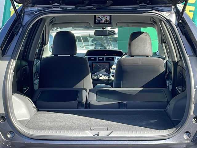 トヨタ プリウス α G 東京都 2012(平24)年 6.5万km グレーメタリック 純正ナビ/FM/AM/BT/USB/HDD/DVD/ブルーレイ/フリップダウンモニター/クルーズコントロール/バックカメラ/フォグランプ/ETC/ハロゲンライト/AUTOライト/ダブルエアバック/カーテンエアバック/サマータイヤ（純正ホイール・キャップ付き）積込