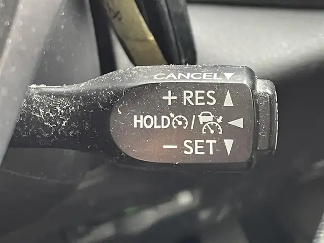 トヨタ Ｃ－ＨＲ G 東京都 2017(平29)年 10.7万km イエロー ワンオーナー/純正ナビ/フルセグ/CD/DVD/AM/FM/BT/追従クルコン/ＬＡＴ/シートヒーター/純正アルミ/ＥＴＣ/純正フロアマット/ＡＣ１００Ｖ/ステアリングスイッチ/ドライブモード/横滑り制御機能/ヘッドライトレベライザー/SRSエアバック（運転席/助手席）/車両接近警報/オートマチックハイビーム/ドアバイザー