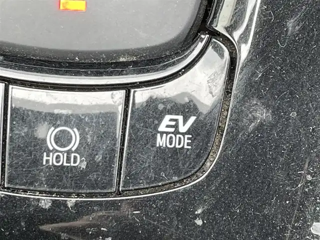 トヨタ Ｃ－ＨＲ G 東京都 2017(平29)年 10.7万km イエロー ワンオーナー/純正ナビ/フルセグ/CD/DVD/AM/FM/BT/追従クルコン/ＬＡＴ/シートヒーター/純正アルミ/ＥＴＣ/純正フロアマット/ＡＣ１００Ｖ/ステアリングスイッチ/ドライブモード/横滑り制御機能/ヘッドライトレベライザー/SRSエアバック（運転席/助手席）/車両接近警報/オートマチックハイビーム/ドアバイザー