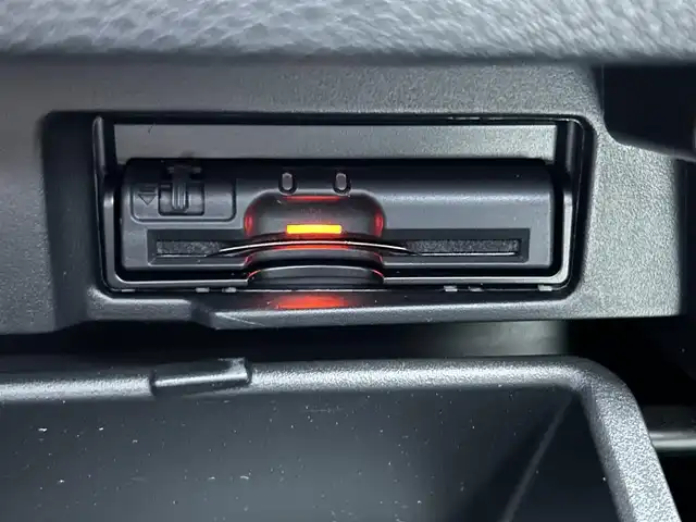 日産 セレナ ハイウェイスター プロパイロットED 大阪府 2017(平29)年 3.9万km ブリリアントホワイトパール プロパイロット/純正9型ナビ　SDカードなし/フリップダウンモニター/両側パワースライドドア/クルーズコントロール/バックカメラ/コーナーセンサー/純正アルミホイール/LEDヘッドライト/リアオートエアコン/オートライト/ドライブレコーダー/ETC/フルセグ/CD/DVD/Bluetooth/ステアリングスイッチ/スマートキー/プッシュスタート