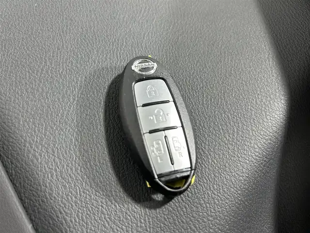 日産 セレナ ハイウェイスター プロパイロットED 大阪府 2017(平29)年 3.9万km ブリリアントホワイトパール プロパイロット/純正9型ナビ　SDカードなし/フリップダウンモニター/両側パワースライドドア/クルーズコントロール/バックカメラ/コーナーセンサー/純正アルミホイール/LEDヘッドライト/リアオートエアコン/オートライト/ドライブレコーダー/ETC/フルセグ/CD/DVD/Bluetooth/ステアリングスイッチ/スマートキー/プッシュスタート