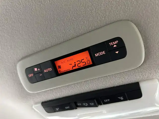 日産 セレナ ハイウェイスター プロパイロットED 大阪府 2017(平29)年 3.9万km ブリリアントホワイトパール プロパイロット/純正9型ナビ　SDカードなし/フリップダウンモニター/両側パワースライドドア/クルーズコントロール/バックカメラ/コーナーセンサー/純正アルミホイール/LEDヘッドライト/リアオートエアコン/オートライト/ドライブレコーダー/ETC/フルセグ/CD/DVD/Bluetooth/ステアリングスイッチ/スマートキー/プッシュスタート