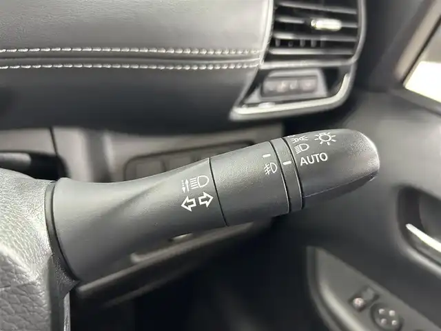 日産 セレナ ハイウェイスター プロパイロットED 大阪府 2017(平29)年 3.9万km ブリリアントホワイトパール プロパイロット/純正9型ナビ　SDカードなし/フリップダウンモニター/両側パワースライドドア/クルーズコントロール/バックカメラ/コーナーセンサー/純正アルミホイール/LEDヘッドライト/リアオートエアコン/オートライト/ドライブレコーダー/ETC/フルセグ/CD/DVD/Bluetooth/ステアリングスイッチ/スマートキー/プッシュスタート