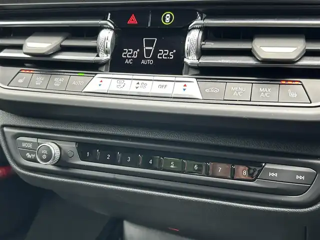 ＢＭＷ Ｍ２３５ｉ グランクーペ xDrive 福岡県 2023(令5)年 1.7万km アルピンホワイトⅢ インテリジェントセーフティ/アダプティブクルーズコントロール/ブラインドスポットモニター/純正ナビ/Applecarplay/Bluetooth/バックカメラ/アンビエントライト/ワイヤレス充電/LEDライト/オートハイビーム/オートワイパー/前後ドライブレコーダー/純正１８インチアルミホイール/ミラー一体型ETC/スペアキー×1