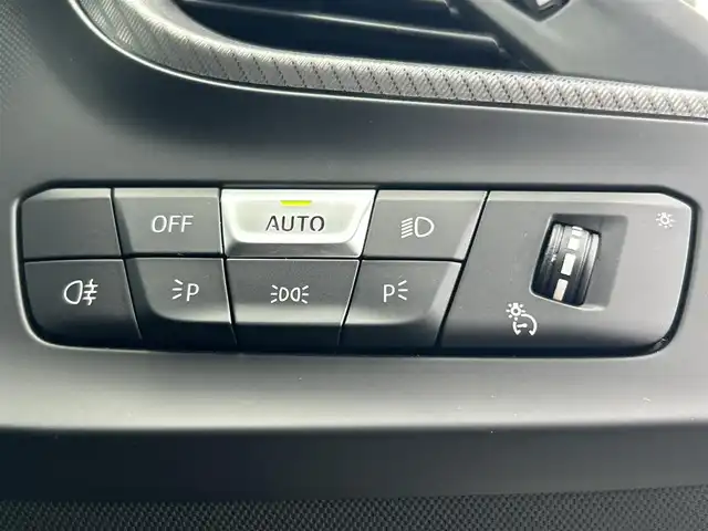 ＢＭＷ Ｍ２３５ｉ グランクーペ xDrive 福岡県 2023(令5)年 1.7万km アルピンホワイトⅢ インテリジェントセーフティ/アダプティブクルーズコントロール/ブラインドスポットモニター/純正ナビ/Applecarplay/Bluetooth/バックカメラ/アンビエントライト/ワイヤレス充電/LEDライト/オートハイビーム/オートワイパー/前後ドライブレコーダー/純正１８インチアルミホイール/ミラー一体型ETC/スペアキー×1