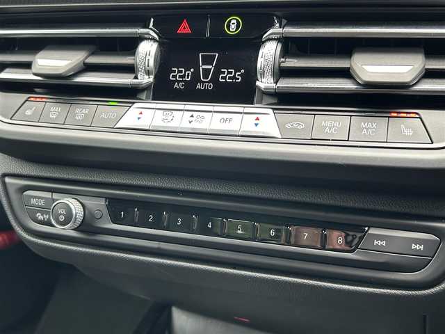 ＢＭＷ Ｍ２３５ｉ グランクーペ xDrive 福岡県 2023(令5)年 1.7万km アルピンホワイトⅢ インテリジェントセーフティ/アダプティブクルーズコントロール/ブラインドスポットモニター/純正ナビ/Applecarplay/Bluetooth/バックカメラ/アンビエントライト/ワイヤレス充電/LEDライト/オートハイビーム/オートワイパー/前後ドライブレコーダー/純正１８インチアルミホイール/ミラー一体型ETC/スペアキー×1