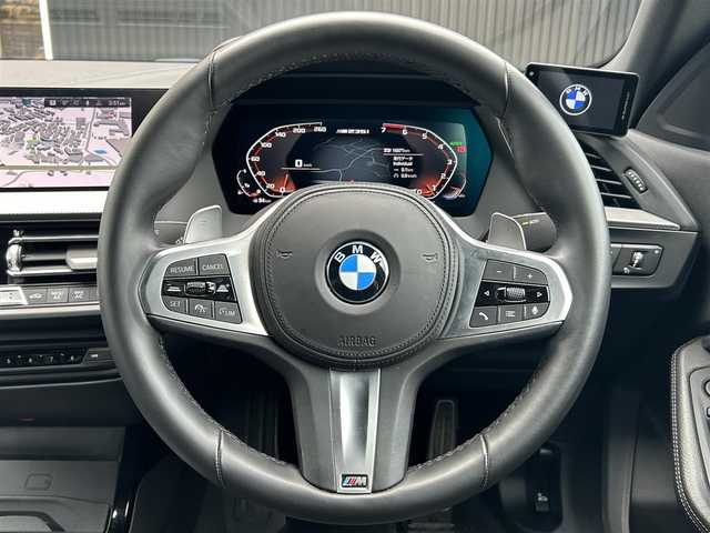 ＢＭＷ Ｍ２３５ｉ グランクーペ xDrive 福岡県 2023(令5)年 1.7万km アルピンホワイトⅢ インテリジェントセーフティ/アダプティブクルーズコントロール/ブラインドスポットモニター/純正ナビ/Applecarplay/Bluetooth/バックカメラ/アンビエントライト/ワイヤレス充電/LEDライト/オートハイビーム/オートワイパー/前後ドライブレコーダー/純正１８インチアルミホイール/ミラー一体型ETC/スペアキー×1