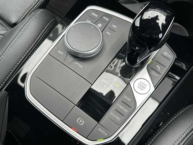 ＢＭＷ Ｍ２３５ｉ グランクーペ xDrive 福岡県 2023(令5)年 1.7万km アルピンホワイトⅢ インテリジェントセーフティ/アダプティブクルーズコントロール/ブラインドスポットモニター/純正ナビ/Applecarplay/Bluetooth/バックカメラ/アンビエントライト/ワイヤレス充電/LEDライト/オートハイビーム/オートワイパー/前後ドライブレコーダー/純正１８インチアルミホイール/ミラー一体型ETC/スペアキー×1