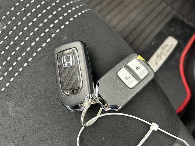 ホンダ Ｓ６６０ α 愛知県 2015(平27)年 3.8万km プレミアムスターホワイトパール デジタルミラー/クルーズコントロール/バックカメラ/ETC/ハーフレザーシート/オートライト/LEDヘッドライト/エンジンプッシュスタートボタン/USB接続/Bluetooth/スマートキー