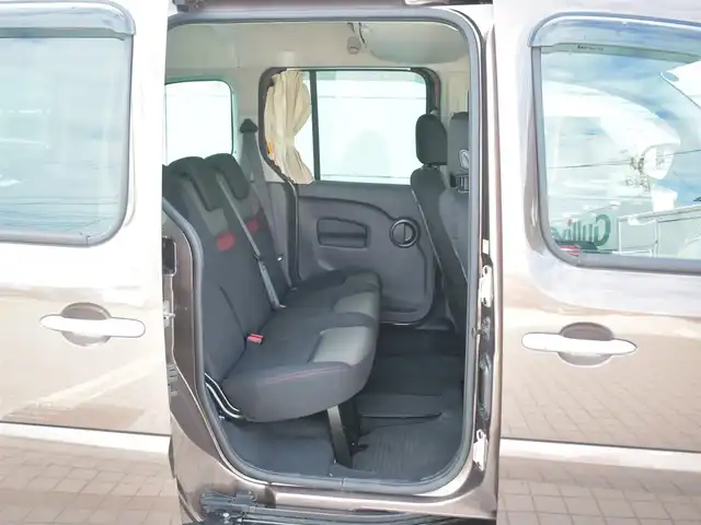ルノー カングー エスカパード 神奈川県 2019(令1)年 6.5万km 茶 特別仕様２００台限定車/ルーフレール/社外メモリナビ/フルセグテレビ/Bluetooth/ETC/リモコンキー