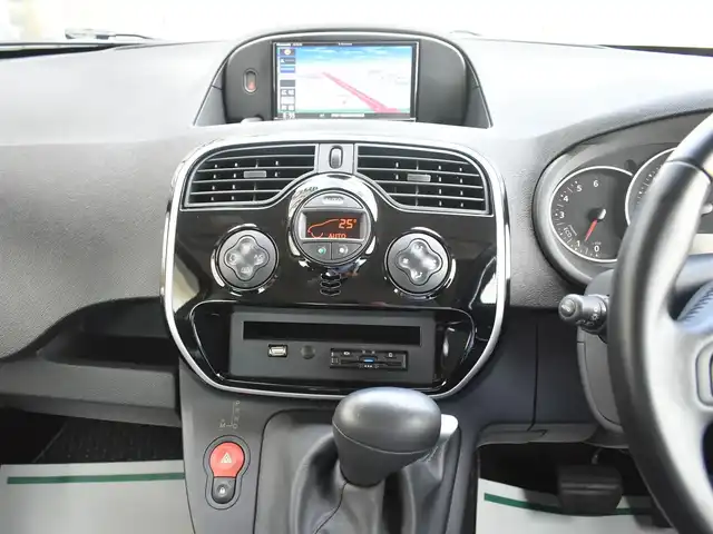 ルノー カングー エスカパード 神奈川県 2019(令1)年 6.5万km 茶 特別仕様２００台限定車/ルーフレール/社外メモリナビ/フルセグテレビ/Bluetooth/ETC/リモコンキー