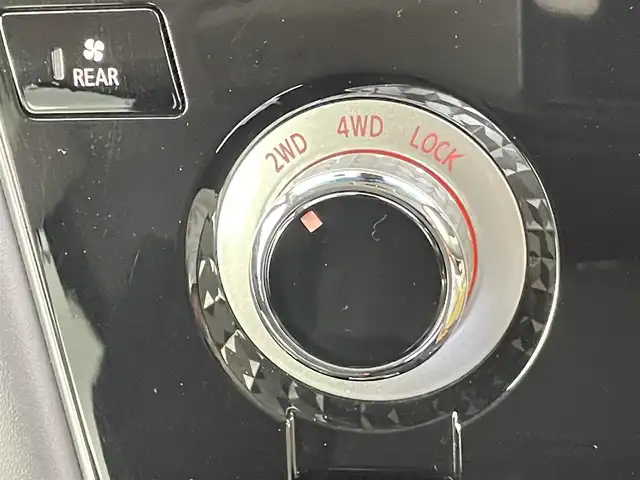 三菱 デリカＤ：５ P 千葉県 2021(令3)年 4.9万km アイガーグレーM/ダイヤモンドブラックマイカ 禁煙車/両側パワースライドドア/4WD/純正11インチアルパインナビ/・フルセグTV/CD/DVD/Bluetooth/・バックカメラ/・全方位カメラ/純正フリップダウンモニター/助手席側電動サイドステップ/衝突被害軽減ブレーキシステム/車線逸脱警報システム/レーダークルーズコントロールシステム/後側方車両検知システム/オートマチックハイビーム/後退時車両検知警報システム/誤発進抑制機能（前進時）/パワーシート/シートヒーター/ステアリングヒーター/電動パーキング/オートホールドブレーキ/アイドリングストップ/パドルシフト/電動リアゲート/ETC/LEDオートヘッドライト/純正18インチアルミホイール/プッシュスタート/スマートキー/スペアキー1本
