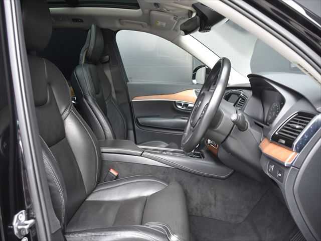 ボルボ ＸＣ９０ T6 AWD インスクリプション 和歌山県 2016(平28)年 4.8万km 黒 パノラマSR /黒革 /HUD /CarPlay /純20incAW /ACC /BSM /LKA /クロストラフィック /パークアシスト /オートテールゲート /パワーシート /ベンチレーション /シートヒーター /ドラレコ /スマートキー /アイドリングストップ /LED /ETC