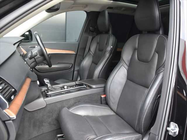 ボルボ ＸＣ９０ T6 AWD インスクリプション 和歌山県 2016(平28)年 4.8万km 黒 パノラマSR /黒革 /HUD /CarPlay /純20incAW /ACC /BSM /LKA /クロストラフィック /パークアシスト /オートテールゲート /パワーシート /ベンチレーション /シートヒーター /ドラレコ /スマートキー /アイドリングストップ /LED /ETC