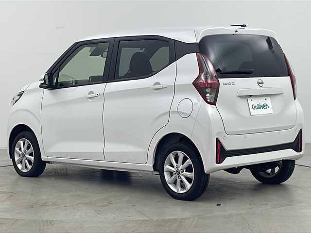 日産 デイズ X 道央・札幌 2024(令6)年 0.6万km ホワイトパール ・4WD/・純正ディスプレイオーディオ(BT/AppleCarPlay/TV)/・バックカメラ/・全方位カメラ/・ETC/・前席シートヒーター/・ステアリングヒーター/・アイドリングストップ/・オートライト/・エマージェンシーブレーキ/・横滑り防止装置/・盗難防止装置/・前後コーナーセンサー