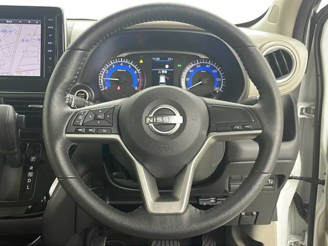 日産 デイズ X 道央・札幌 2024(令6)年 0.6万km ホワイトパール ・4WD/・純正ディスプレイオーディオ(BT/AppleCarPlay/TV)/・バックカメラ/・全方位カメラ/・ETC/・前席シートヒーター/・ステアリングヒーター/・アイドリングストップ/・オートライト/・エマージェンシーブレーキ/・横滑り防止装置/・盗難防止装置/・前後コーナーセンサー