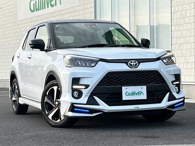 トヨタ ライズ Z 香川県 2021(令3)年 4.2万km ブラックマイカメタリック/シャイニングホワイトパール 純正ディーラーナビ（フルセグ/CD/DVD/BT）/ハイブリッド車/パノラミックビューモニター/レーダークルーズコントロール/ドライブレコーダー/シートヒーター/純正モデリスタエアロ（フロント，サイド，リア）/コーナーセンサー/LEDヘッドライト/ETC2.0/フォグランプ