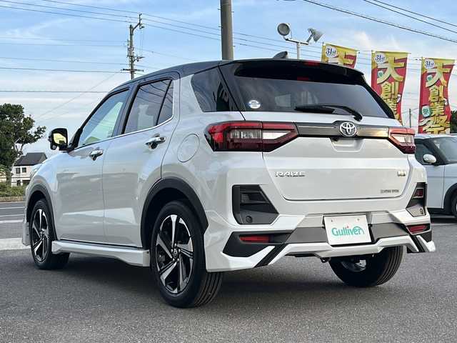 トヨタ ライズ Z 香川県 2021(令3)年 4.2万km ブラックマイカメタリック/シャイニングホワイトパール 純正ディーラーナビ（フルセグ/CD/DVD/BT）/ハイブリッド車/パノラミックビューモニター/レーダークルーズコントロール/ドライブレコーダー/シートヒーター/純正モデリスタエアロ（フロント，サイド，リア）/コーナーセンサー/LEDヘッドライト/ETC2.0/フォグランプ