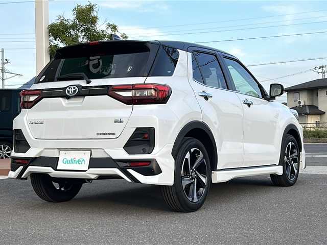 トヨタ ライズ Z 香川県 2021(令3)年 4.2万km ブラックマイカメタリック/シャイニングホワイトパール 純正ディーラーナビ（フルセグ/CD/DVD/BT）/ハイブリッド車/パノラミックビューモニター/レーダークルーズコントロール/ドライブレコーダー/シートヒーター/純正モデリスタエアロ（フロント，サイド，リア）/コーナーセンサー/LEDヘッドライト/ETC2.0/フォグランプ