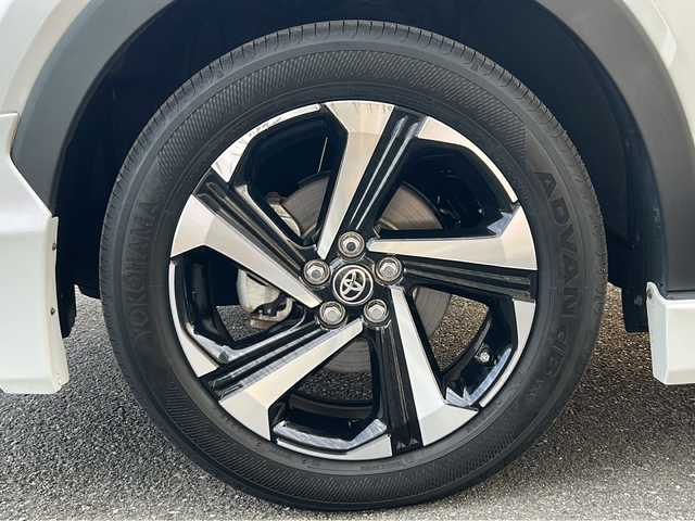 トヨタ ライズ Z 香川県 2021(令3)年 4.2万km ブラックマイカメタリック/シャイニングホワイトパール 純正ディーラーナビ（フルセグ/CD/DVD/BT）/ハイブリッド車/パノラミックビューモニター/レーダークルーズコントロール/ドライブレコーダー/シートヒーター/純正モデリスタエアロ（フロント，サイド，リア）/コーナーセンサー/LEDヘッドライト/ETC2.0/フォグランプ