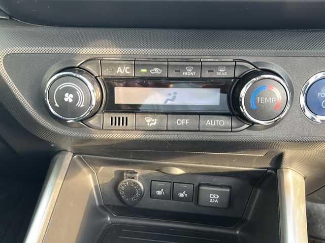 トヨタ ライズ Z 香川県 2021(令3)年 4.2万km ブラックマイカメタリック/シャイニングホワイトパール 純正ディーラーナビ（フルセグ/CD/DVD/BT）/ハイブリッド車/パノラミックビューモニター/レーダークルーズコントロール/ドライブレコーダー/シートヒーター/純正モデリスタエアロ（フロント，サイド，リア）/コーナーセンサー/LEDヘッドライト/ETC2.0/フォグランプ