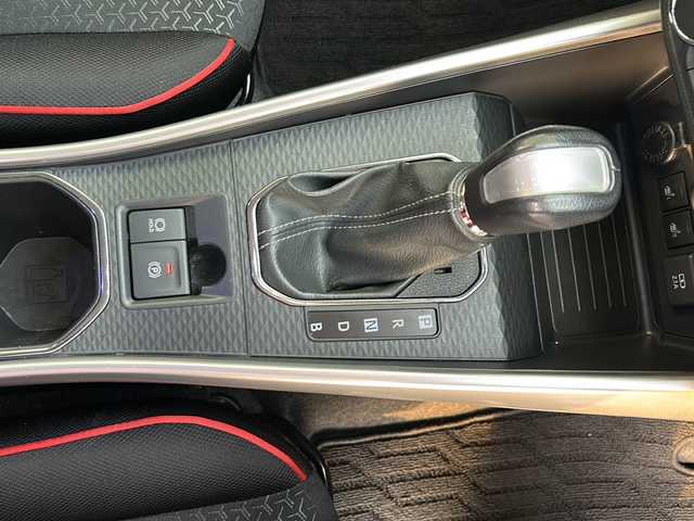 トヨタ ライズ Z 香川県 2021(令3)年 4.2万km ブラックマイカメタリック/シャイニングホワイトパール 純正ディーラーナビ（フルセグ/CD/DVD/BT）/ハイブリッド車/パノラミックビューモニター/レーダークルーズコントロール/ドライブレコーダー/シートヒーター/純正モデリスタエアロ（フロント，サイド，リア）/コーナーセンサー/LEDヘッドライト/ETC2.0/フォグランプ