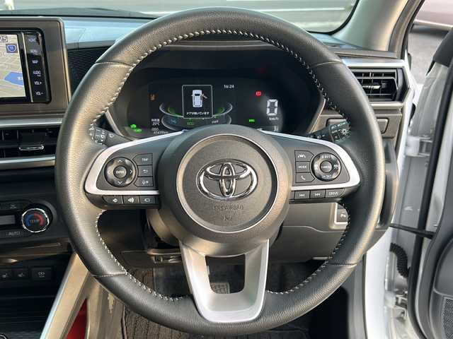 トヨタ ライズ Z 香川県 2021(令3)年 4.2万km ブラックマイカメタリック/シャイニングホワイトパール 純正ディーラーナビ（フルセグ/CD/DVD/BT）/ハイブリッド車/パノラミックビューモニター/レーダークルーズコントロール/ドライブレコーダー/シートヒーター/純正モデリスタエアロ（フロント，サイド，リア）/コーナーセンサー/LEDヘッドライト/ETC2.0/フォグランプ