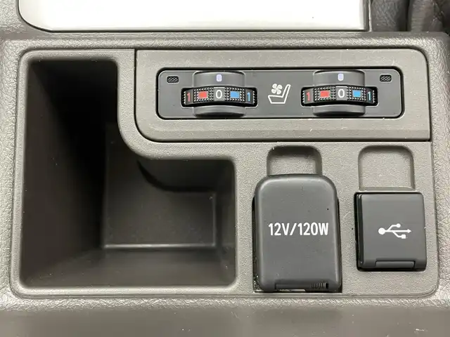 トヨタ ランドクルーザー プラド TX Lパッケージ 愛知県 2023(令5)年 2万km ホワイトパールクリスタルシャイン 純正８型ＤＡナビ　ムーンルーフ　全方位カメラ　禁煙　ＥＴＣ２．０　ベージュ革　ベンチレーション　シートヒーター　セーフティセンス　衝突軽減　追従クルコン　ＬＥＤオートライト　ＢＳＭ　ルーフレール