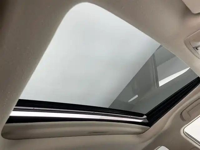 トヨタ ランドクルーザー プラド TX Lパッケージ 愛知県 2023(令5)年 2万km ホワイトパールクリスタルシャイン 純正８型ＤＡナビ　ムーンルーフ　全方位カメラ　禁煙　ＥＴＣ２．０　ベージュ革　ベンチレーション　シートヒーター　セーフティセンス　衝突軽減　追従クルコン　ＬＥＤオートライト　ＢＳＭ　ルーフレール