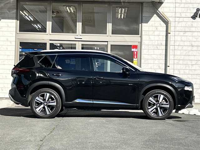 日産 エクストレイル G e－4ORCE 岩手県 2022(令4)年 3.2万km ダイヤモンドブラック ・寒冷地仕様/・4WD/・純正ナビ/・フルセグ/・AM/FM/Bluetooth/USB/Type-C/・キャンセラー/・プッシュスタート/・スマートキー/・プレミアムサウンド（BOSE）/・電子制御パーキングブレーキ/・プロパイロット/・e-pedal/・ダウンヒルアシストコントロール/・オートライト/・LEDヘットライト/・インテリジェントパーキング/・クルーズコントロール（追従有）/・デジタルインナーミラー/・パワーシート（D＋N）/・シートメモリ（D席）/・シートヒーター（全席）/・ハンドルヒーター/・サンルーフ/・電動リアゲート/・ワイヤレス充電/・電動格納ウィンカーミラー/・純正ドライブレコーダー（前後）/・純正ビルドインETC2.0/・純正フロアマット/・純正ドアバイザー/・純正AW19インチ/・スタットレスタイヤAWセット車載/・保証書/・取扱説明書