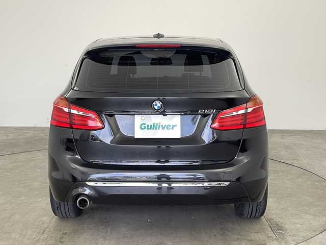 ＢＭＷ ２１８ｉ アクティブツアラー ラグジュアリー 兵庫県 2019(令1)年 5.9万km サファイアブラックP ・純正ナビ（BT・USB・FM・AM）/・レーダークルーズコントロール/・レーンキープアシスト/・衝突軽減ブレーキ/・ダイナミックスタビリティコントロール/・パークディスタンスコントロール/・リアビューカメラ/・車線逸脱警報/・HUD/・横滑り防止/・白革シート/・パワーシート/・シートヒーター/・メモリーシート/・ETC2.0/・LEDオートライト/・フォグランプ/・オートマチックハイビーム/・パワーバックドア/・電動パーキングブレーキ/・ブレーキホールド/・純正17インチアルミホイール/・純正フロアマット/・ステアリングリモコン/・スマートキー/・プッシュスタート/・アイドリングストップ/・W＋サイドエアバック/・カーテンエアバック