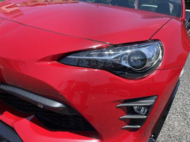トヨタ ８６ GRスポーツ 埼玉県 2019(令1)年 8.5万km ピュアレッド ワンオーナー車/社外マフラー/車高調/純正ブレンボキャリパー/純正ナビTV/バックカメラ/ETC/LEDヘッドライト/クルーズコントロール/パドルシフト/純正17インチAW/プッシュスタート/スマートキーｘ２/保証書付整備手帳/取扱説明書