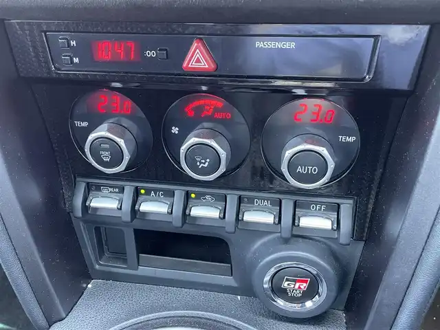 トヨタ ８６ GRスポーツ 埼玉県 2019(令1)年 8.5万km ピュアレッド ワンオーナー車/社外マフラー/車高調/純正ブレンボキャリパー/純正ナビTV/バックカメラ/ETC/LEDヘッドライト/クルーズコントロール/パドルシフト/純正17インチAW/プッシュスタート/スマートキーｘ２/保証書付整備手帳/取扱説明書