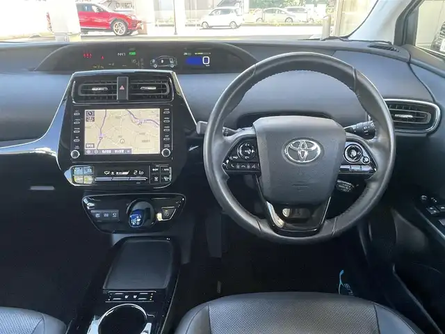 トヨタ プリウス A プレミアム　ツーリングセレ 神奈川県 2021(令3)年 5.4万km プラチナホワイトパールマイカ 純正ナビ（AM/FM/BT）/フルセグTV/全方位カメラ/パーキングアシスト/レザーシート/D席パワーシート　/前席ベンチレーション・シートヒーター/AC100V電源/前後ドラレコ/衝突軽減/コーナーセンサー/BSM/ヘットライトディスプレイ/ETC2.0/ドアバイザー/LEDヘットライト/ディーラー記録（R4.R5.R6.R7）/取説・保証書・記録簿/スペアキー/純正17インチアルミ/純正エアロ（フロント・リア）