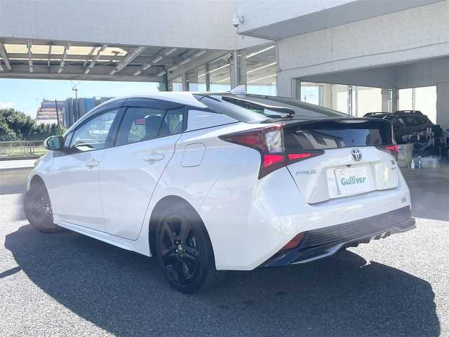 トヨタ プリウス A プレミアム　ツーリングセレ 神奈川県 2021(令3)年 5.4万km プラチナホワイトパールマイカ 純正ナビ（AM/FM/BT）/フルセグTV/全方位カメラ/パーキングアシスト/レザーシート/D席パワーシート　/前席ベンチレーション・シートヒーター/AC100V電源/前後ドラレコ/衝突軽減/コーナーセンサー/BSM/ヘットライトディスプレイ/ETC2.0/ドアバイザー/LEDヘットライト/ディーラー記録（R4.R5.R6.R7）/取説・保証書・記録簿/スペアキー/純正17インチアルミ/純正エアロ（フロント・リア）