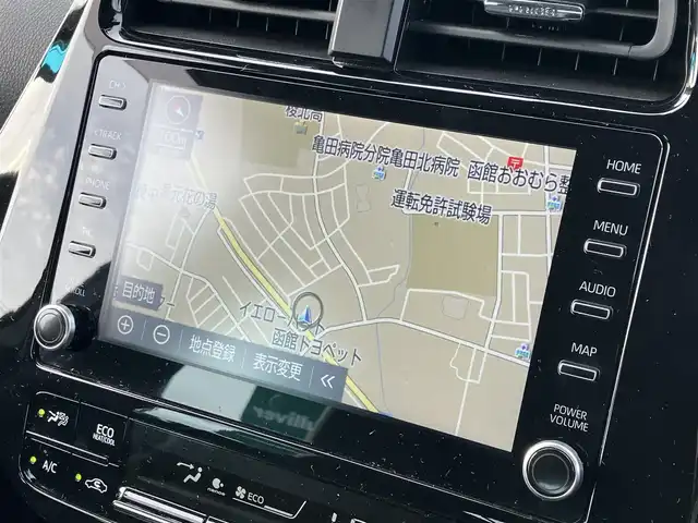 トヨタ プリウス A プレミアム　ツーリングセレ 道南・函館 2021(令3)年 5.4万km プラチナホワイトパールマイカ 純正ナビ（AM/FM/BT）/フルセグTV/全方位カメラ/パーキングアシスト/レザーシート/D席パワーシート　/前席ベンチレーション・シートヒーター/AC100V電源/前後ドラレコ/衝突軽減/コーナーセンサー/BSM/ヘットライトディスプレイ/ETC2.0/ドアバイザー/LEDヘットライト/ディーラー記録（R4.R5.R6.R7）/取説・保証書・記録簿/スペアキー/純正17インチアルミ/純正エアロ（フロント・リア）