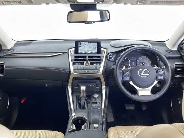 レクサス ＮＸ 300h バージョンL 愛知県 2014(平26)年 1.6万km レッドマイカクリスタルシャイン 衝突軽減システム/純正ナビ/三眼LEDヘッドライト/レーダークルーズコントロール/シートヒーター/エアシート/フルセグ/CD DVD/Bluetooth/バックカメラ/電動リアゲート/パワーシート/ヘッドアップディスプレイ/コーナーセンサー/純正アルミホイール/LEDヘッドライト/パドルシフト/ステアリングヒーター/オートマチックハイビーム/ETC/ステアリングスイッチ/スマートキー/プッシュスタート