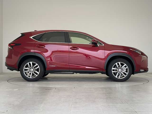 レクサス ＮＸ 300h バージョンL 愛知県 2014(平26)年 1.6万km レッドマイカクリスタルシャイン 衝突軽減システム/純正ナビ/三眼LEDヘッドライト/レーダークルーズコントロール/シートヒーター/エアシート/フルセグ/CD DVD/Bluetooth/バックカメラ/電動リアゲート/パワーシート/ヘッドアップディスプレイ/コーナーセンサー/純正アルミホイール/LEDヘッドライト/パドルシフト/ステアリングヒーター/オートマチックハイビーム/ETC/ステアリングスイッチ/スマートキー/プッシュスタート