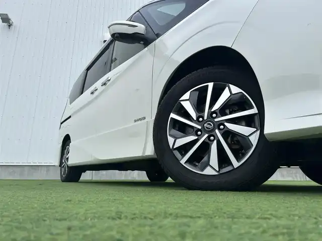 日産 セレナ ハイウェイスター V 香川県 2020(令2)年 7.5万km ブリリアントホワイトパール エマージェンシーブレーキ/純正10インチナビ/・CD/DVD/BT/DTV/アラウンドビューモニター/バックカメラ/サイドカメラ/両側パワースライドドア/インテリジェントオートスライド/革巻きステアリング/ステアリングリモコン/クルーズコントロール/リアサンシェード/LEDライト/ドラレコ/スマートキー/プッシュスタート