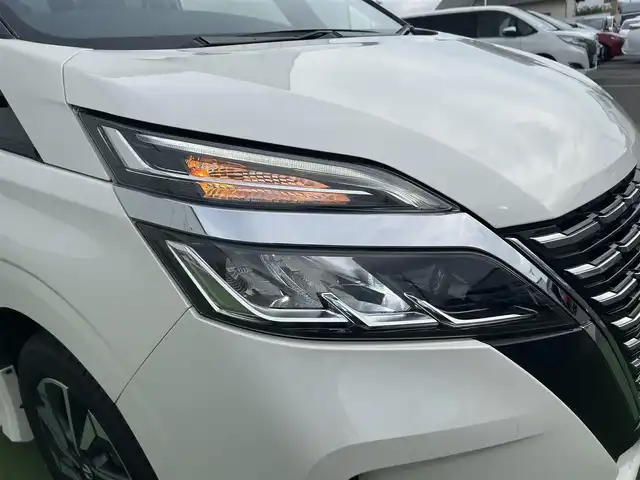 日産 セレナ ハイウェイスター V 香川県 2020(令2)年 7.5万km ブリリアントホワイトパール エマージェンシーブレーキ/純正10インチナビ/・CD/DVD/BT/DTV/アラウンドビューモニター/バックカメラ/サイドカメラ/両側パワースライドドア/インテリジェントオートスライド/革巻きステアリング/ステアリングリモコン/クルーズコントロール/リアサンシェード/LEDライト/ドラレコ/スマートキー/プッシュスタート
