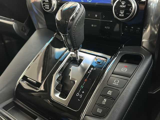 トヨタ ヴェルファイア ハイブリット ZR Gエディション 岩手県 2018(平30)年 5.6万km ブラック 純正ナビ（FM、AM、CD、DVD、BT）/フルセグテレビ/バックカメラ/ETC２．０/純正フリップダウンモニター/クルーズコントロール追従有/メモリシート/全席パワーシート/前方ドライブレコーダー/ステアリングヒーター/電動リアゲート/前後コーナーセンサー/衝突軽減システム/純正フルエアロ/横滑り防止装置/両側パワースライドドア/オットマン/１００V充電/純正フロアマット/純正１７AW/LEDオートライト/オートマチックハイビーム/ダブルサイドエアバック/カーテンエアバック/保証書、取扱説明書/スペアキー（１本）