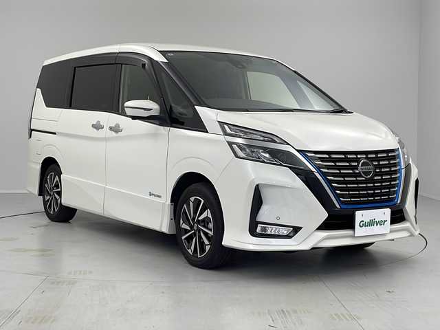 日産 セレナ e－パワー ハイウェイスター V 茨城県 2021(令3)年 4.4万km ブリリアントホワイトパール プロパイロット/衝突被害軽減システム/ステアリングスイッチ/レーダークルーズコントロール/純正9インチSDナビ/フルセグTV/FM　AM　SD　CD　DVD　Blu-ray　/Bluetooth接続/ハンズフリー対応/全周囲カメラ/ビルトインETC/純正ドライブレコーダー/デジタルインナーミラー/両側電動スライドドア/LEDヘッドライト/ドアバイザー