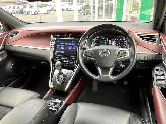 トヨタ ハリアー ハイブリッド プレミアム 岩手県 2018(平30)年 9.4万km ホワイトパールクリスタルシャイン 4WD/純正ナビ(CD/DVD/ラジオ/SD/AUX/USB/BT)/JBLプレミアムサウンド/フルセグテレビ/バックカメラ/モデリスタエアロ(F・S・R)/プリクラッシュセーフティ/レーンディパーチャーアラート/レーダークルーズコントロール/オートハイビーム/シーケンシャルウィンカー/パワーバックドア/ハーフレザーシート/ビルトインETC/前方ドライブレコーダー/横滑り防止機能/LEDヘッドライト/フォグランプ/純正18inアルミホイール/純正フロアマット/ドアバイザー/取説＆保証書