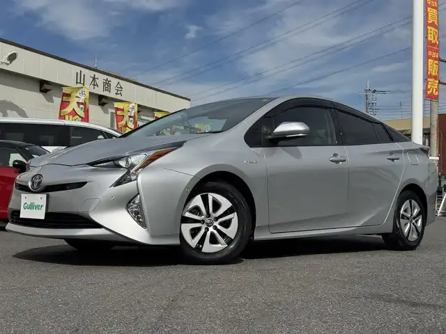 トヨタ プリウス A 千葉県 2018(平30)年 0.9万km シルバーM ワンオーナー/トヨタセーフティセンス/コーナーセンサー/レーンキープアシスト/衝突軽減システム/レーダークルーズコントロール/HUD/純正7インチメモリーナビ/フルセグTV/Bluetooth/バックカメラ/LEDヘッドライト/・オートマチックハイビーム/・オートライト/ETC/W＋サイドエアバッグ/・カーテンエアバッグ/純正フロアマット/スマートキー/保証書・取説