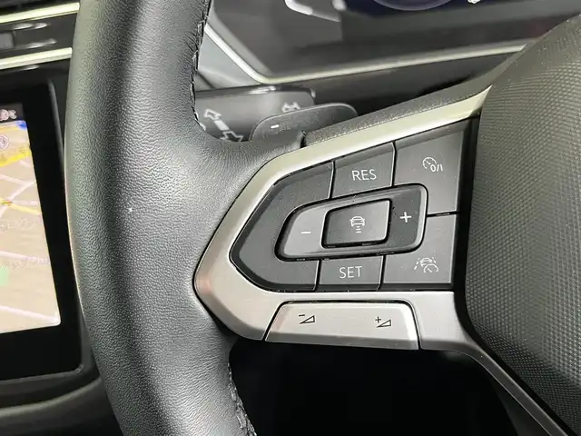 フォルクスワーゲン ＶＷ ティグアン TSI 4モーション アクティブアドバンス 山形県 2023(令5)年 1.9万km 黒 純正ナビ/360°カメラ/AppleCarplay/パークアシスト/アダプティブクルーズコントロール/レーンキープアシスト/ブラインドスポットモニター/電動リアゲート/フットオープナー/ミラー一体型ドライブレコーダー/ステアリングヒーター/ミラーヒーター/ルーフレール/純正AW付きサマータイヤ車載