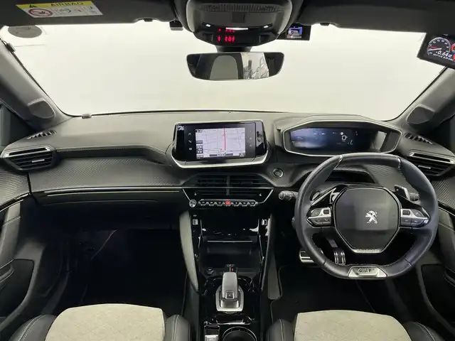プジョー プジョー ２０８ GT 富山県 2021(令3)年 2.8万km 白 純正ナビ（AM/FM/USB/BT）/アラウンドビューモニター/衝突被害軽減ブレーキ/アダプティブクルーズコントロール/レーンキープアシスト/オートLEDヘッドライト/クリアランスソナー/ハーフレザーシート/前席シートヒーター/ドライブレコーダー/パドルシフト/レーダー探知機/ETC/スマートキー×２/プッシュスタート/社外フロアマット/純正１７インチAW